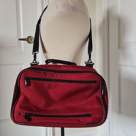 Skyway Women's Shoulder Carry-On Luggage Bag Red/Bag 17"-11" - Picture 3 of 16